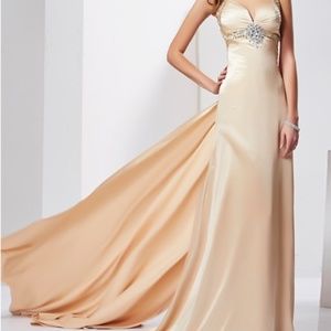 Sheath/Column Halter Sleeveless Dress